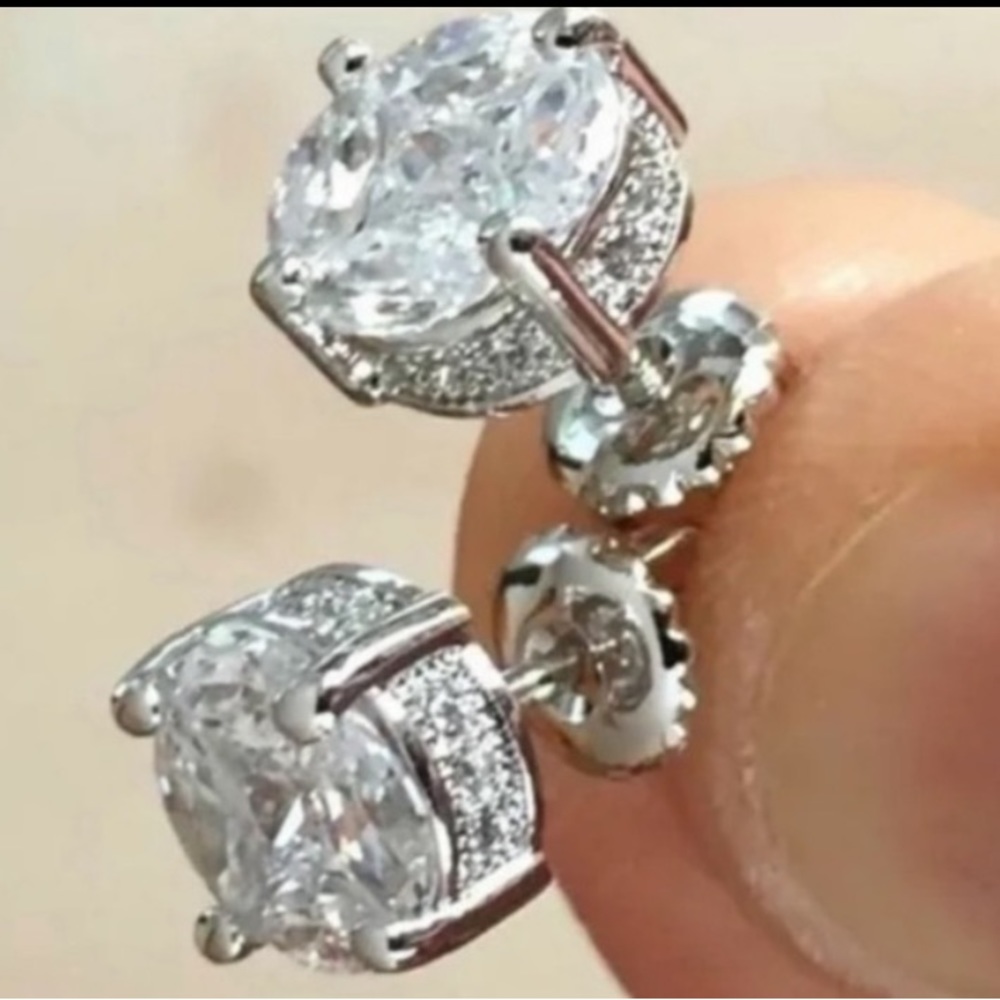 - White gold Vermiel & moissanite stud earrings 3kt. - Picture 3 of 4